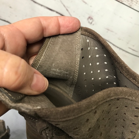 Very Volatile Open Toe Heeled Beige Booties Sz9 - Picture 7 of 8